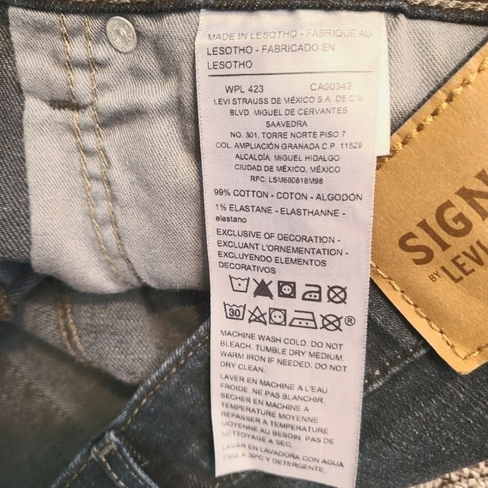 Levi Strauss & Co. SIGNATURE Jeans Mid Rise Dark Wash Denim Slim Straight Leg - Picture 7 of 8